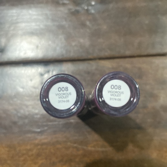 Revlon liquid lipstick (0ne) - Picture 2 of 2